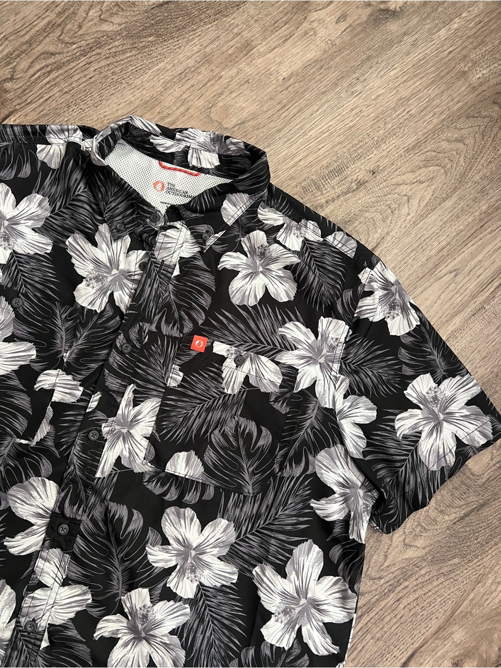 Casual Black & White Floral Short-Sleeve Button-Down Shirt
